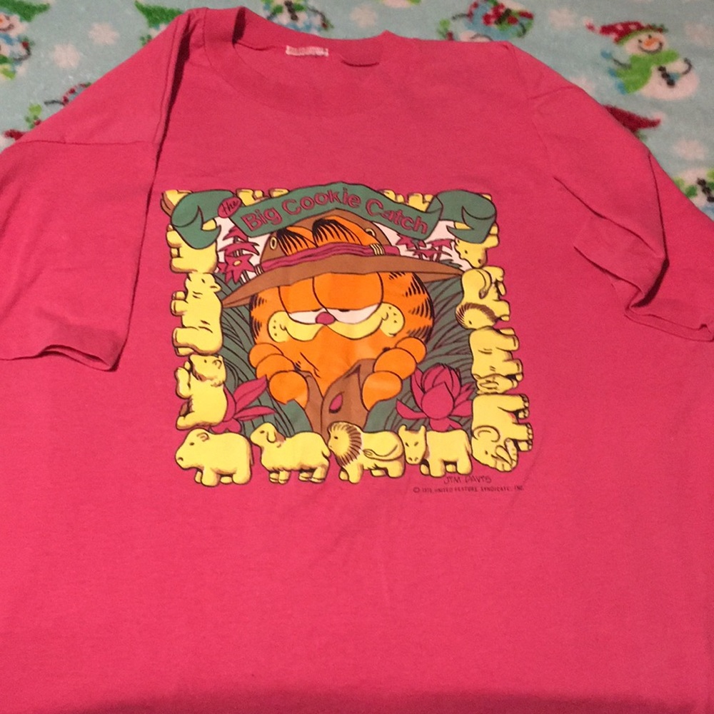 Big Cookie Catch Garfield T-Shirt